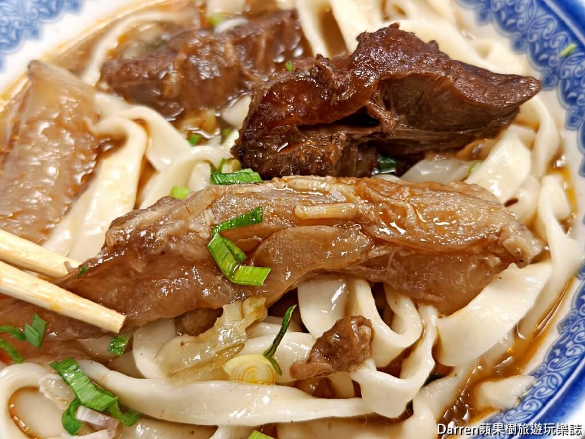 免費加湯、續麵吃到飽!70年「老字號牛肉麵」最低90元起,必嗑半筋半肉麵 免費加湯、續麵吃到飽!70年「老字號牛肉麵」最低90元起,必嗑半筋半肉麵