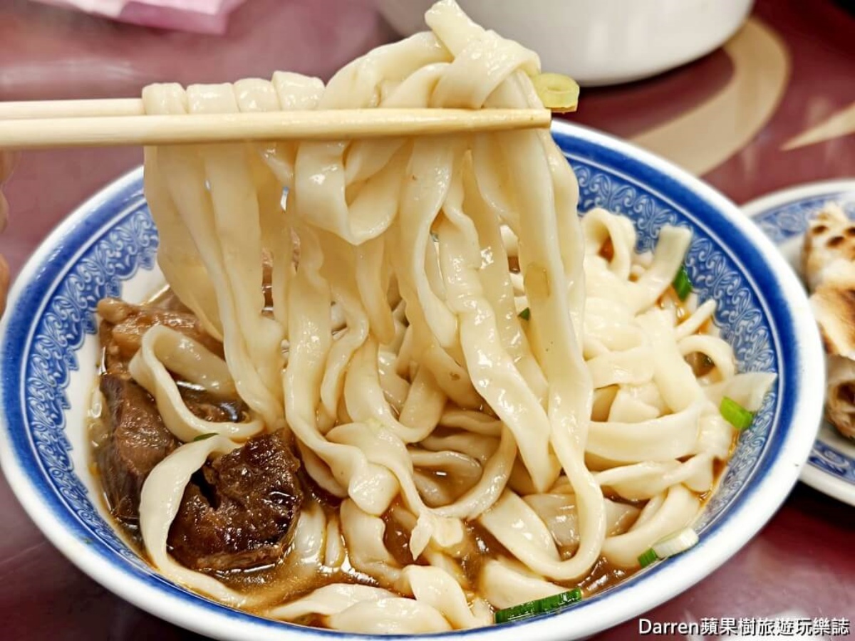 免費加湯、續麵吃到飽!70年「老字號牛肉麵」最低90元起,必嗑半筋半肉麵 免費加湯、續麵吃到飽!70年「老字號牛肉麵」最低90元起,必嗑半筋半肉麵