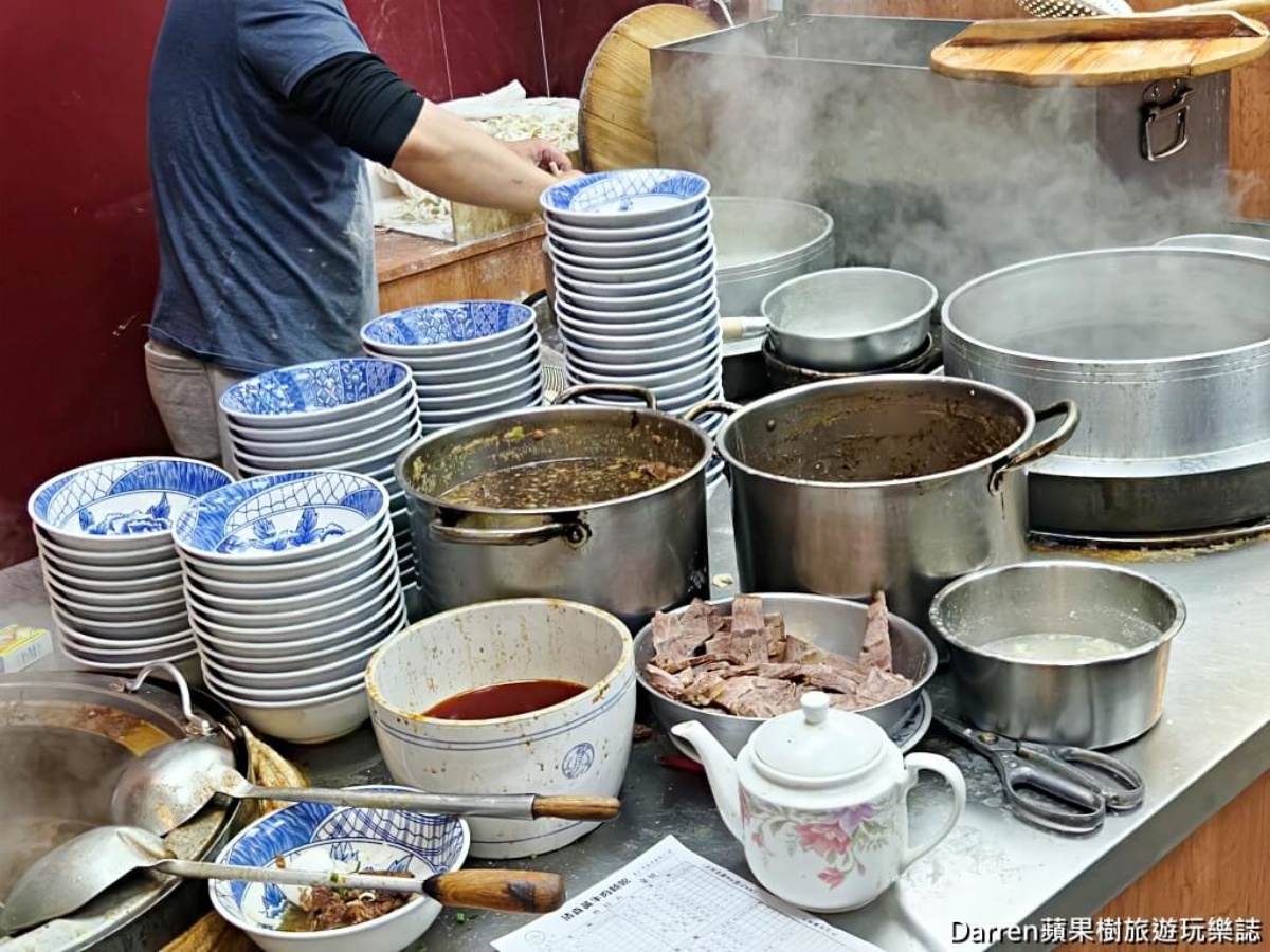 免費加湯、續麵吃到飽!70年「老字號牛肉麵」最低90元起,必嗑半筋半肉麵 免費加湯、續麵吃到飽!70年「老字號牛肉麵」最低90元起,必嗑半筋半肉麵