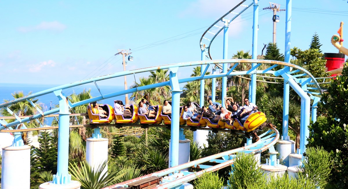 花蓮遠雄海洋公園這樣玩!遊樂設施、海豚表演、夜宿體驗,門票/住宿全攻略 花蓮遠雄海洋公園這樣玩!遊樂設施、海豚表演、夜宿體驗,門票/住宿全攻略