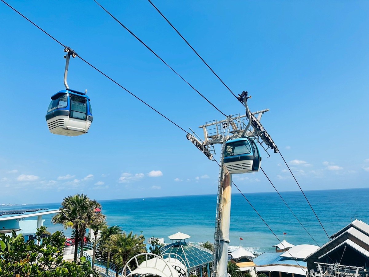 花蓮遠雄海洋公園這樣玩!遊樂設施、海豚表演、夜宿體驗,門票/住宿全攻略 花蓮遠雄海洋公園這樣玩!遊樂設施、海豚表演、夜宿體驗,門票/住宿全攻略