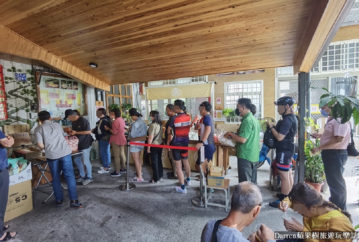 這款早餐太狂!「柴燒豆皮」開店就排隊,古早味豆花、豆漿也必點 這款早餐太狂!「柴燒豆皮」開店就排隊,古早味豆花、豆漿也必點