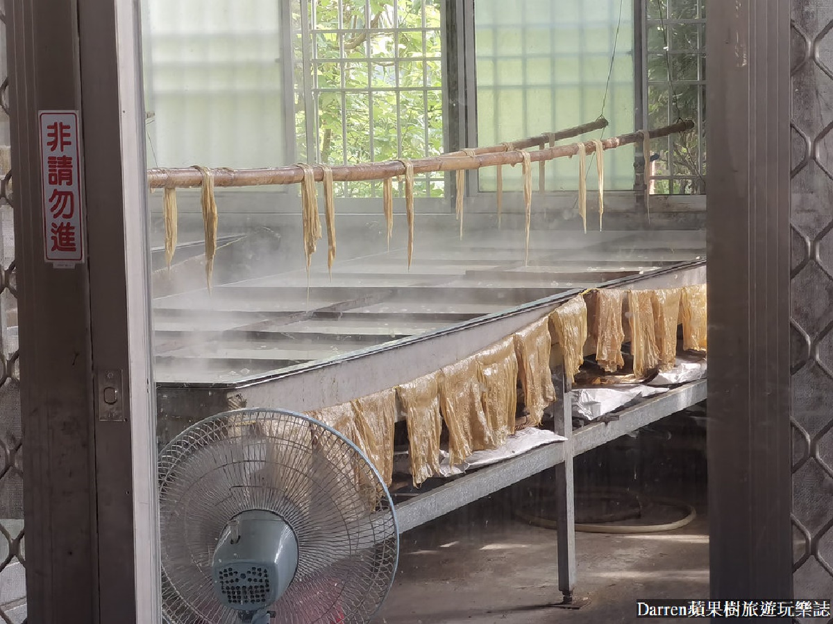 這款早餐太狂!「柴燒豆皮」開店就排隊,古早味豆花、豆漿也必點 這款早餐太狂!「柴燒豆皮」開店就排隊,古早味豆花、豆漿也必點