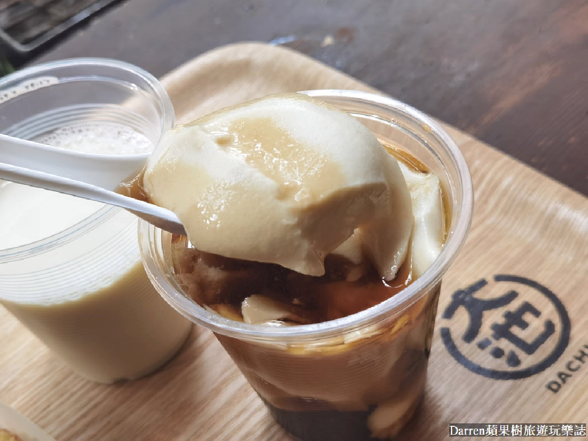 這款早餐太狂！「柴燒豆皮」開店就排隊，古早味豆花、豆漿也必點