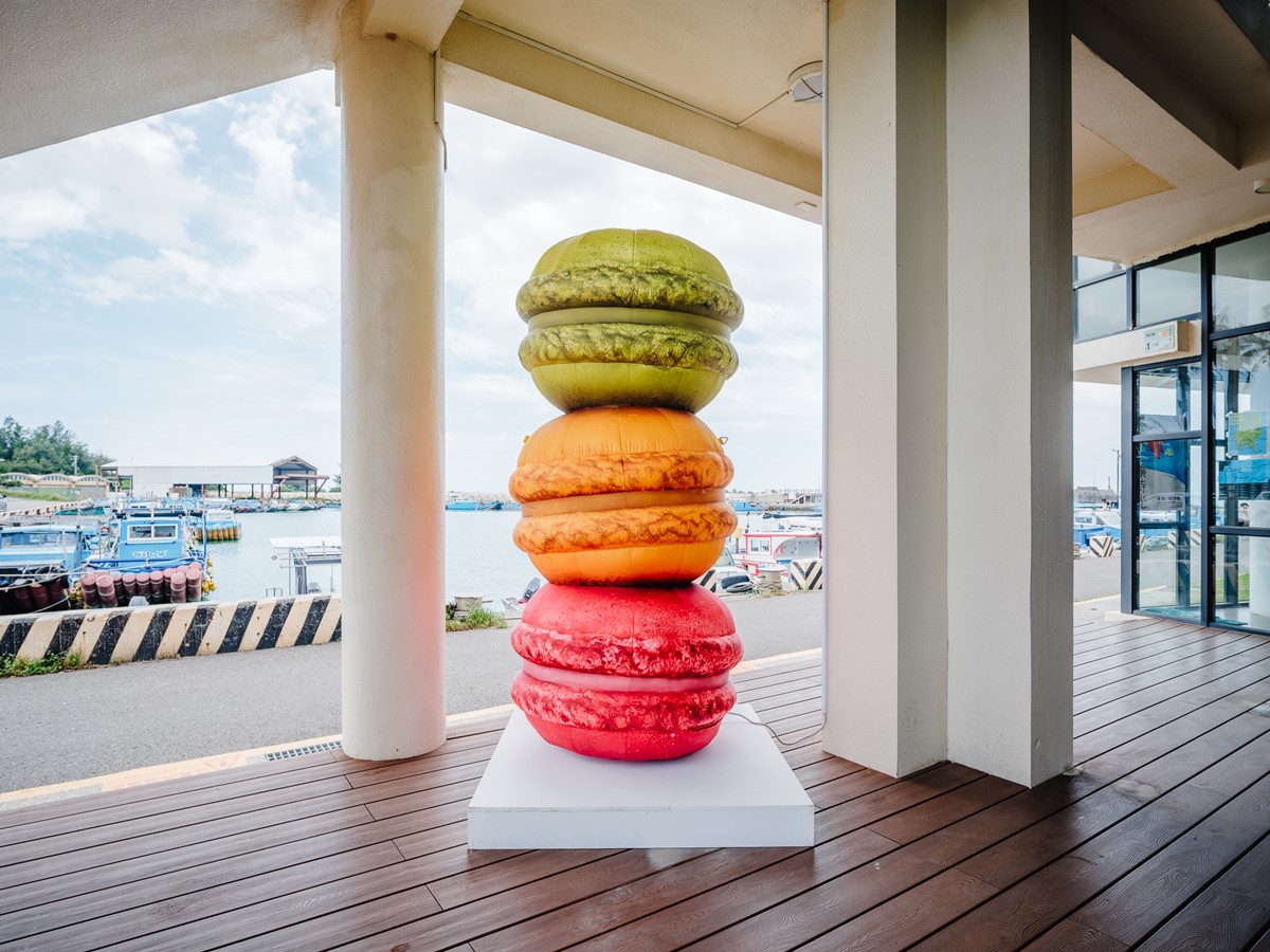 巨無霸甜甜圈出沒!網美景點「看海美術館」重新開放,免費拍爆10大夢幻場景 巨無霸甜甜圈出沒!網美景點「看海美術館」重新開放,免費拍爆10大夢幻場景