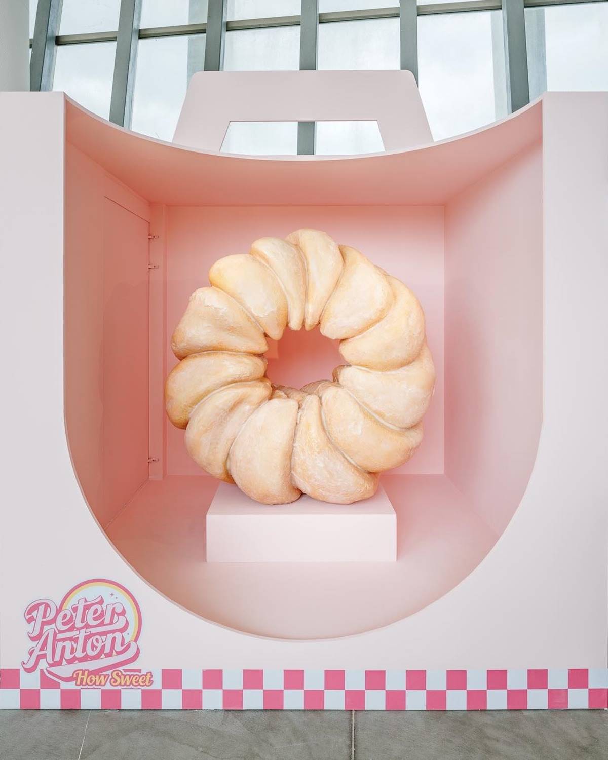 巨無霸甜甜圈出沒!網美景點「看海美術館」重新開放,免費拍爆10大夢幻場景 巨無霸甜甜圈出沒!網美景點「看海美術館」重新開放,免費拍爆10大夢幻場景