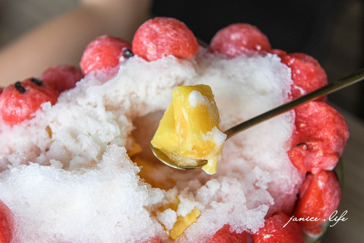 爽度破表！盛夏必吃「珠寶盒水果刨冰」，熱到笑西西、正港男紫漢超有哏