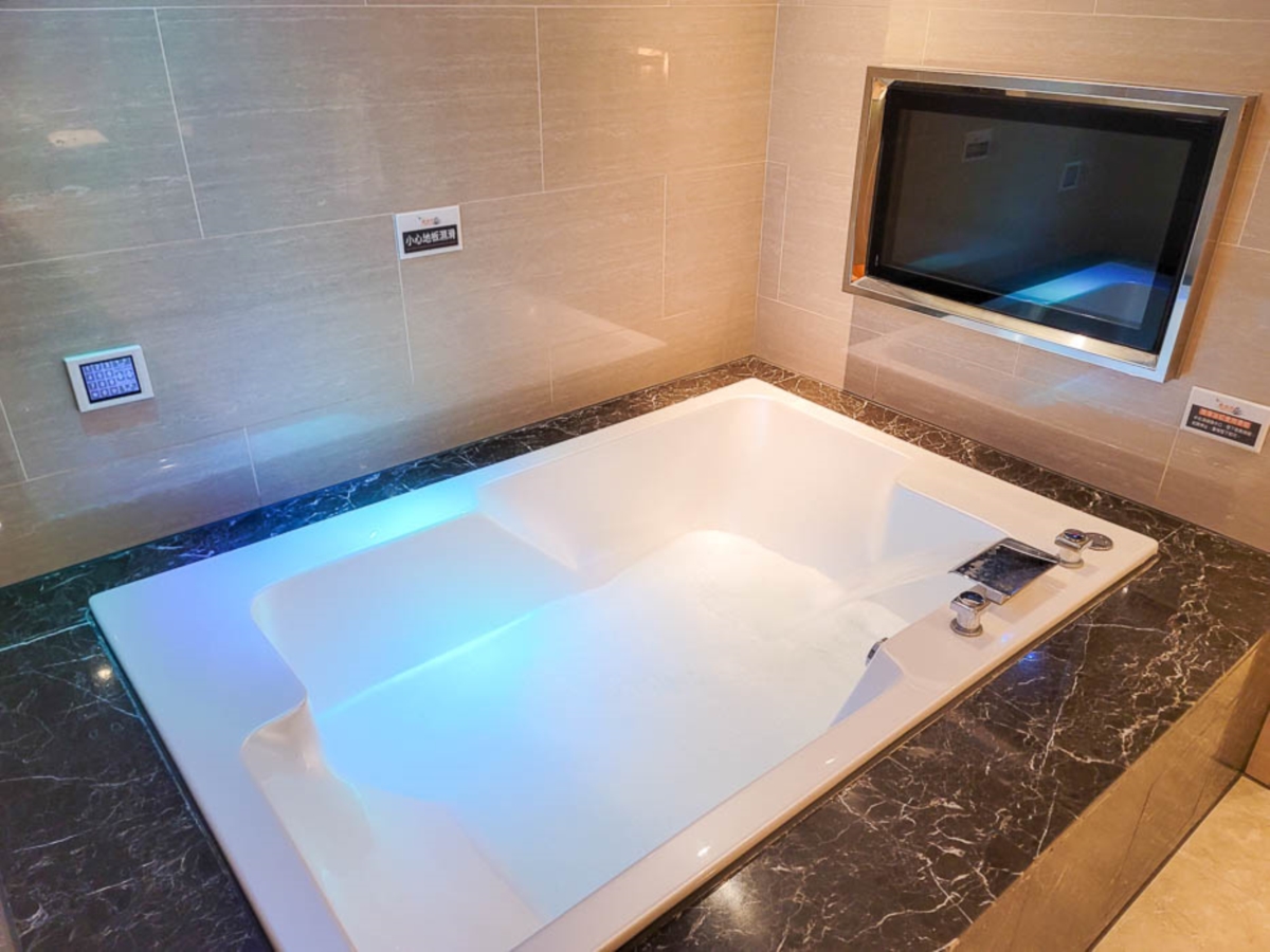 2025高雄汽車旅館推薦Top14:南台灣最大、35種主題房、牛奶氣泡浴 2025高雄汽車旅館推薦Top14:南台灣最大、35種主題房、牛奶氣泡浴