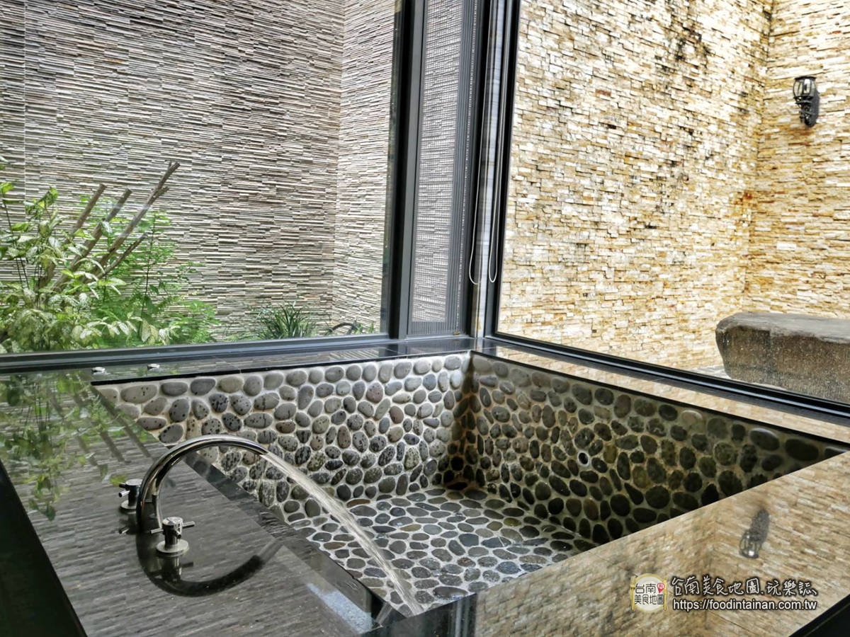 2025高雄汽車旅館推薦Top14:南台灣最大、35種主題房、牛奶氣泡浴 2025高雄汽車旅館推薦Top14:南台灣最大、35種主題房、牛奶氣泡浴