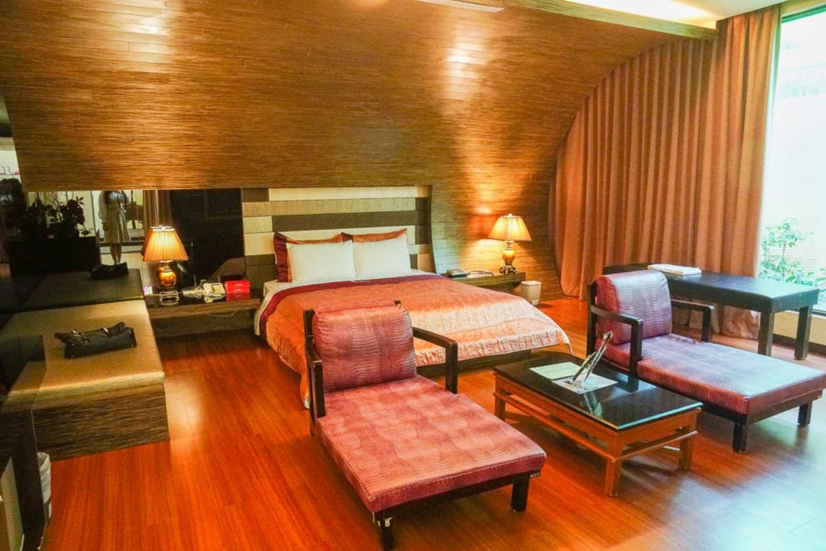 2025高雄汽車旅館推薦Top14:南台灣最大、35種主題房、牛奶氣泡浴 2025高雄汽車旅館推薦Top14:南台灣最大、35種主題房、牛奶氣泡浴