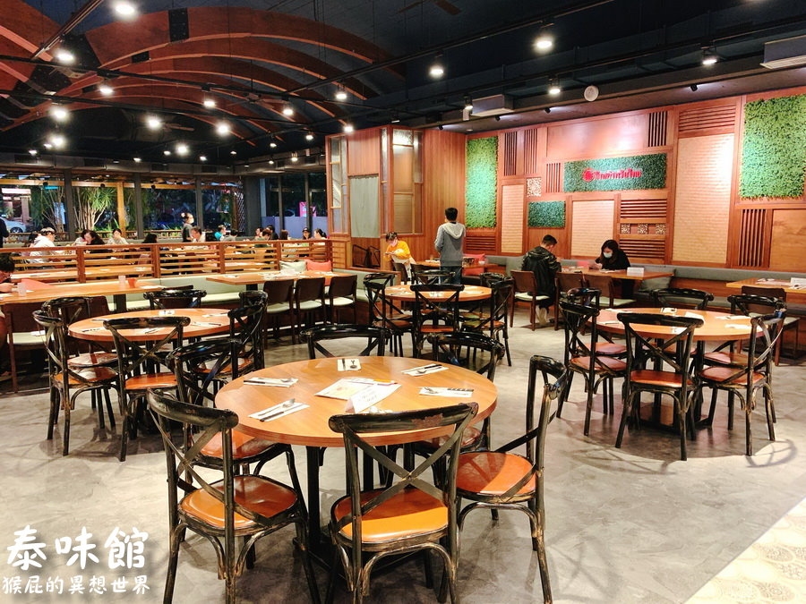 桃園泰式吃到飽推薦！泰味館40道現點現炒＋自助吧無限吃，必嗑涼拌生蝦、榴槤冰