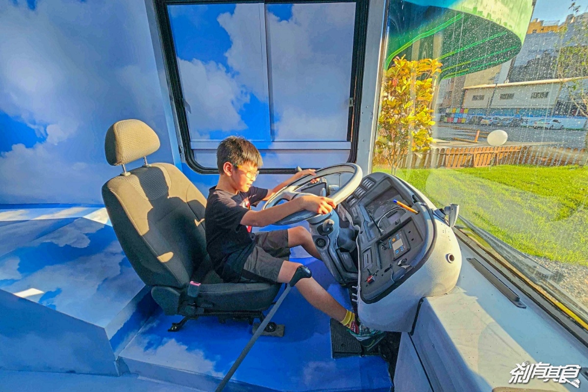 最新開幕「免費親子樂園」!打卡3公尺爬牆大貓、三隻小豬,夜晚點燈更吸睛 最新開幕「免費親子樂園」!打卡3公尺爬牆大貓、三隻小豬,夜晚點燈更吸睛