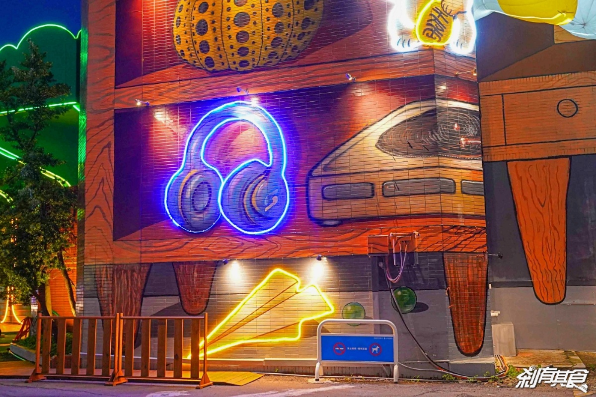 最新開幕「免費親子樂園」!打卡3公尺爬牆大貓、三隻小豬,夜晚點燈更吸睛 最新開幕「免費親子樂園」!打卡3公尺爬牆大貓、三隻小豬,夜晚點燈更吸睛