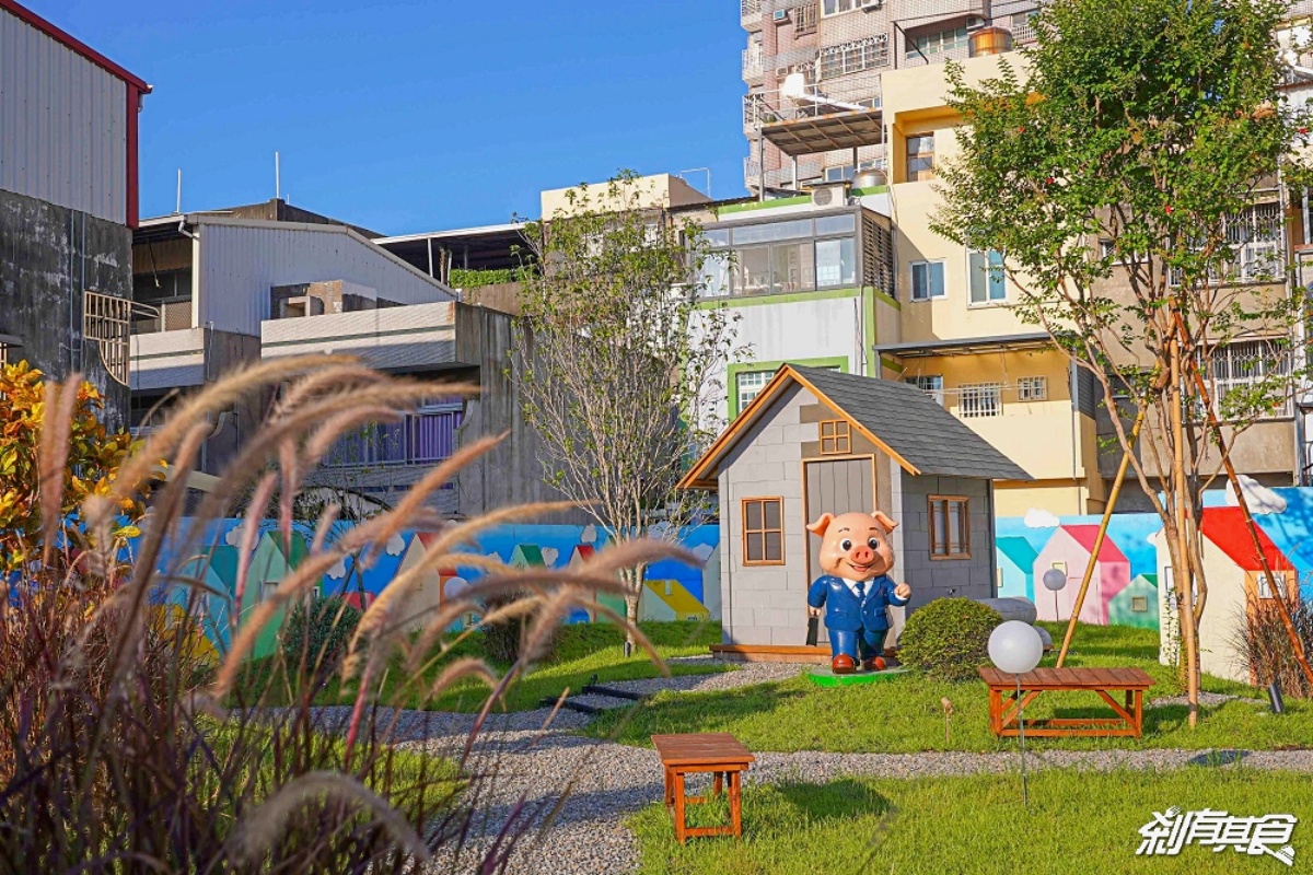 最新開幕「免費親子樂園」!打卡3公尺爬牆大貓、三隻小豬,夜晚點燈更吸睛 最新開幕「免費親子樂園」!打卡3公尺爬牆大貓、三隻小豬,夜晚點燈更吸睛