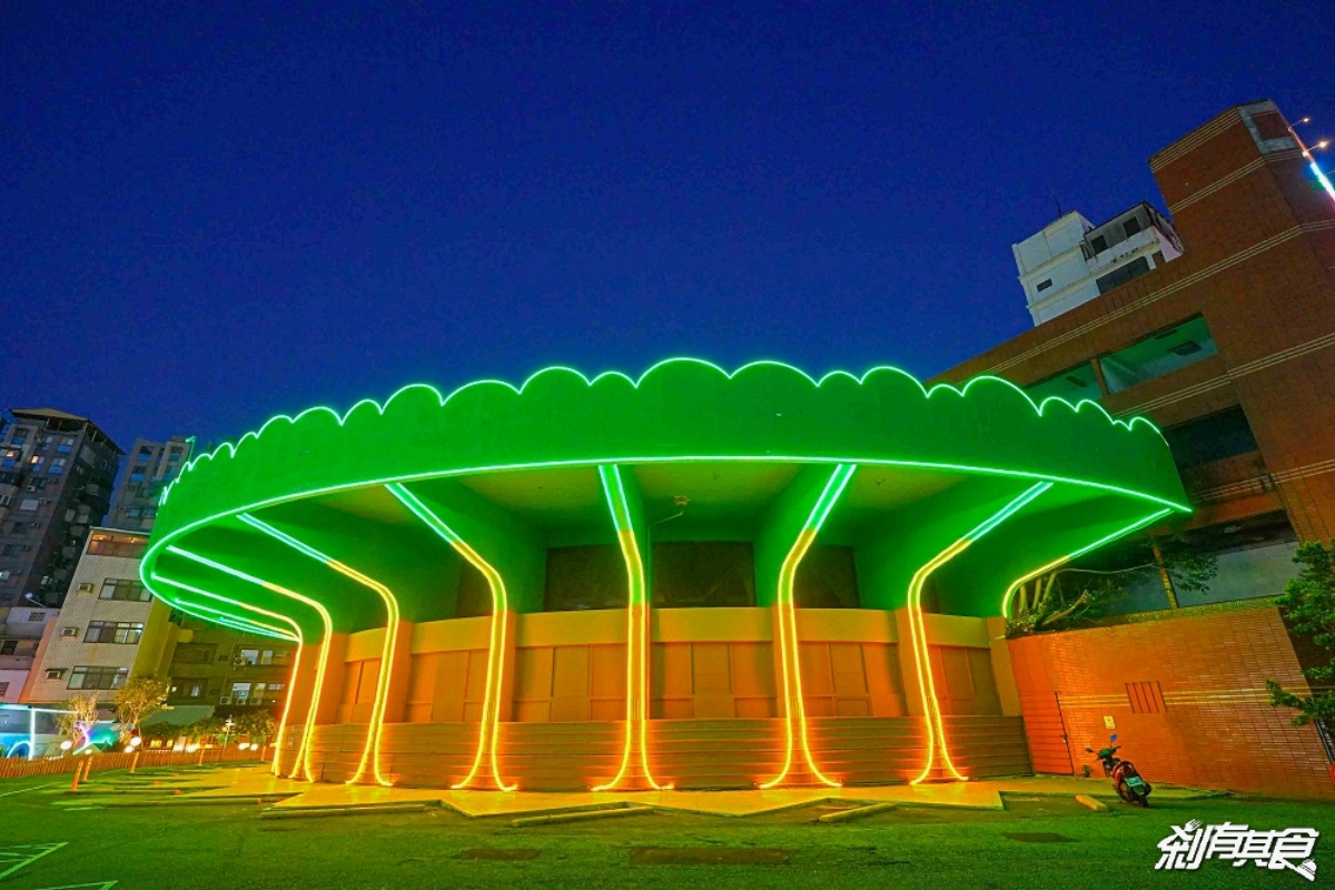 最新開幕「免費親子樂園」!打卡3公尺爬牆大貓、三隻小豬,夜晚點燈更吸睛 最新開幕「免費親子樂園」!打卡3公尺爬牆大貓、三隻小豬,夜晚點燈更吸睛