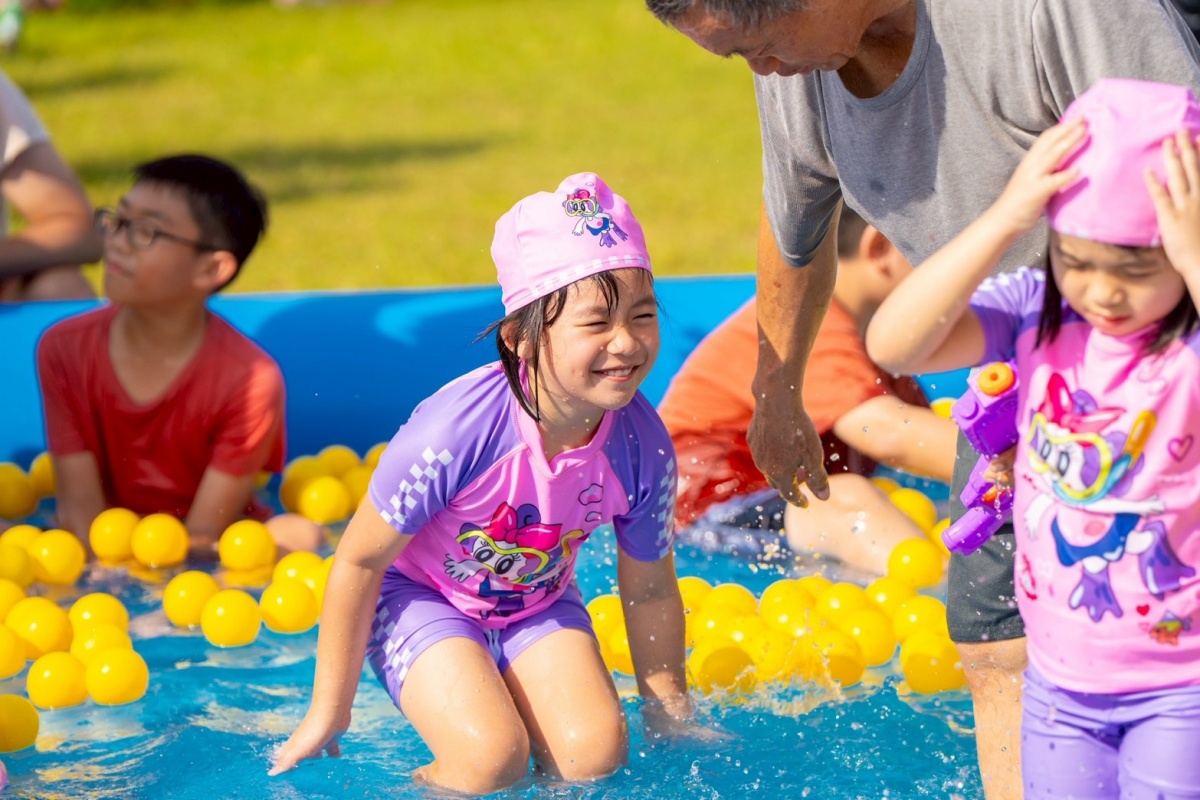 高雄「免費水樂園」快閃2天!嗨玩6座氣墊城堡、逛美食市集,搭接駁車免錢 高雄「免費水樂園」快閃2天!嗨玩6座氣墊城堡、逛美食市集,搭接駁車免錢