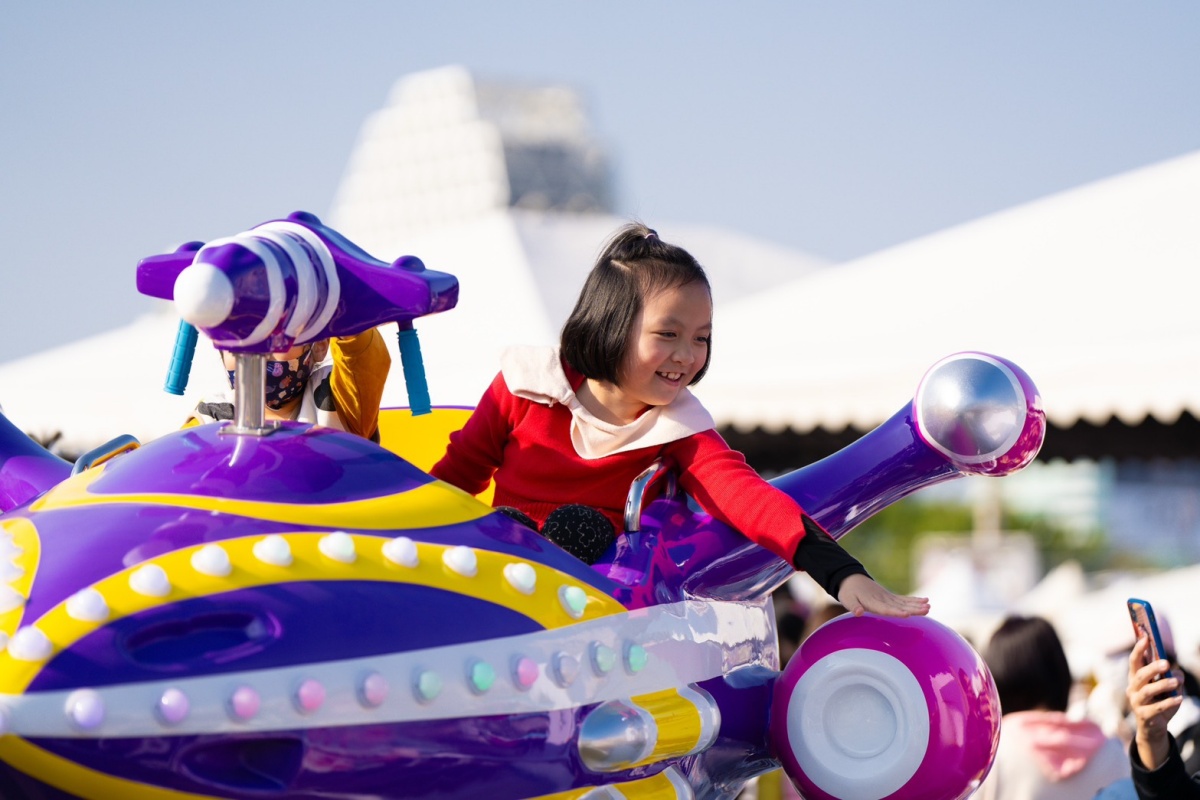 高雄「免費水樂園」快閃2天!嗨玩6座氣墊城堡、逛美食市集,搭接駁車免錢 高雄「免費水樂園」快閃2天!嗨玩6座氣墊城堡、逛美食市集,搭接駁車免錢