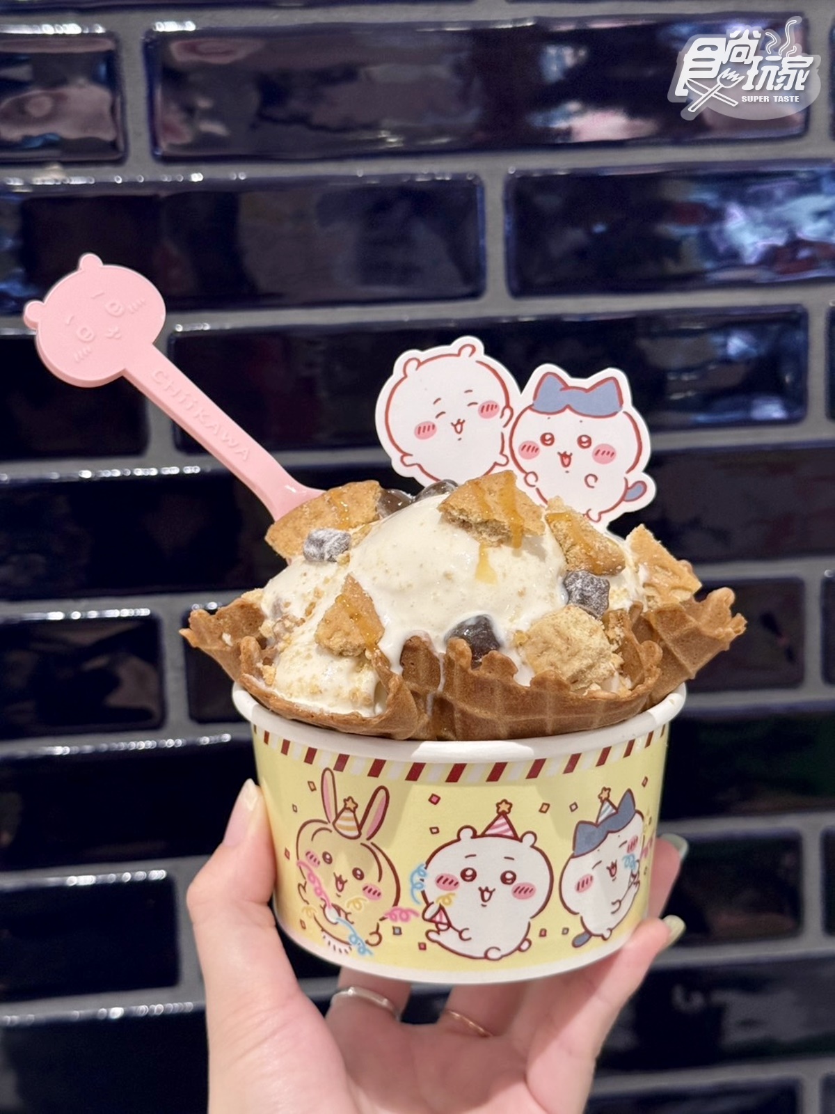 「吉伊冰淇淋」吃起來！Q爆紙杯、湯匙、插卡一次擁有，加購３小隻角色徽章