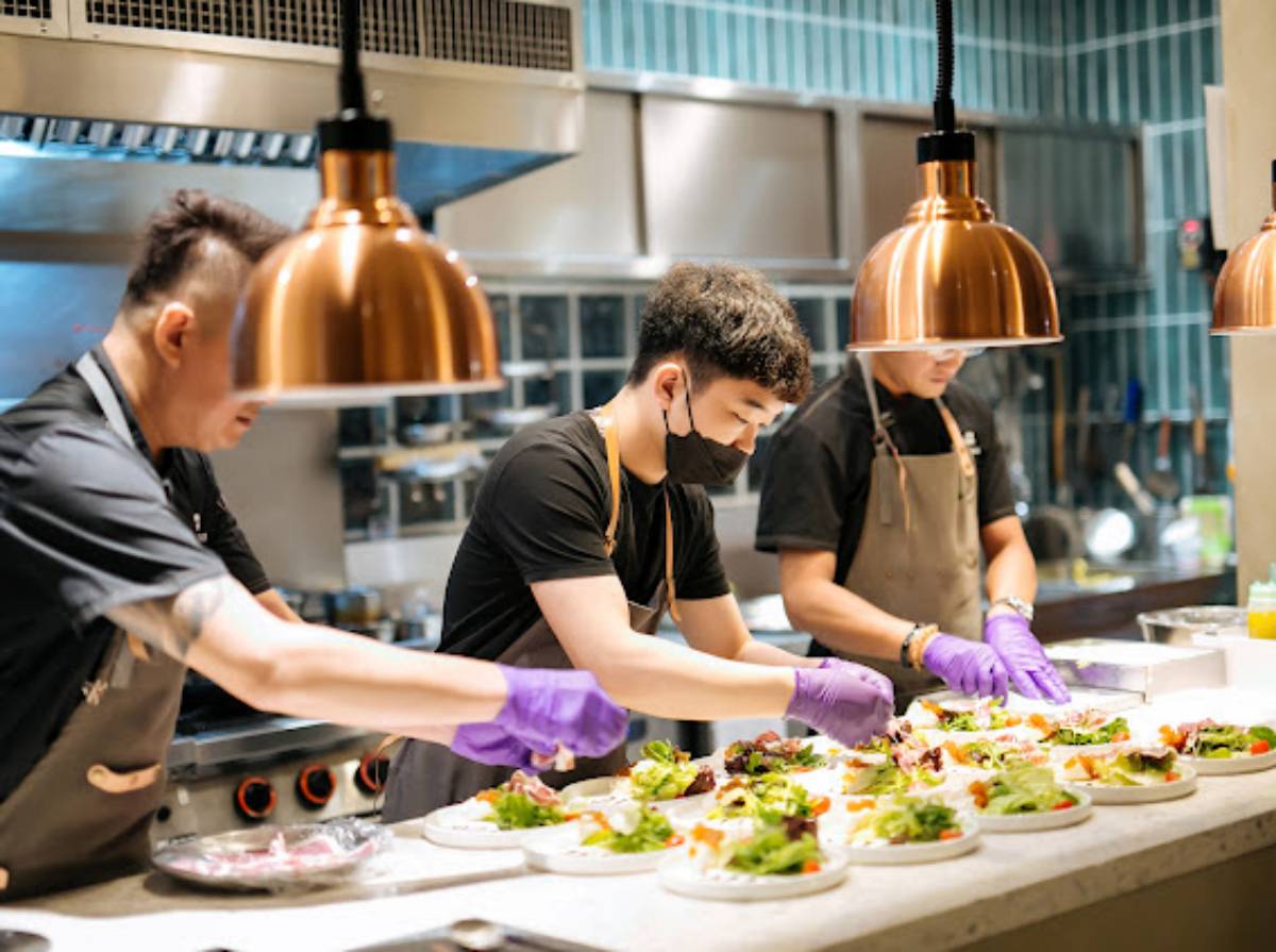 老饕必住！４家「殿堂級美食旅宿」爽吃烤鴨、自助吧，票選最愛抽環島住１年