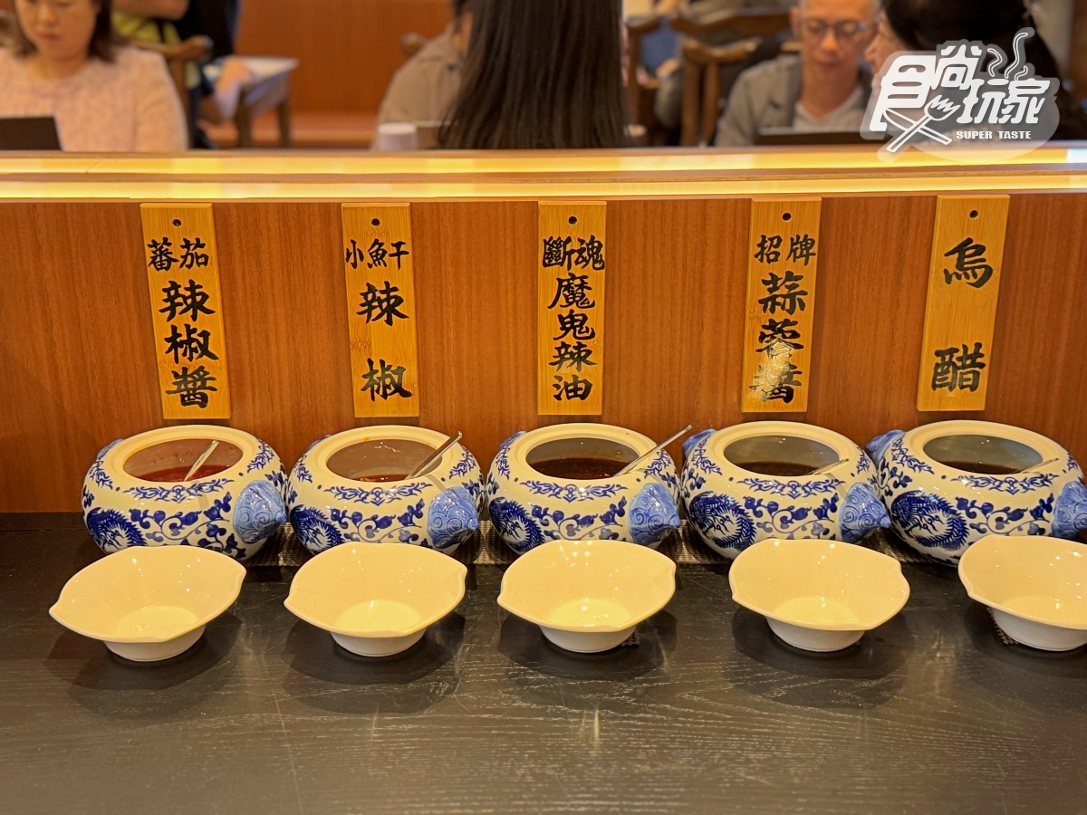 築間第1家「牛肉麵」登場!開幕時間、地點曝,必嗑「滿漢五福牛肉麵」 築間第1家「牛肉麵」登場!開幕時間、地點曝,必嗑「滿漢五福牛肉麵」