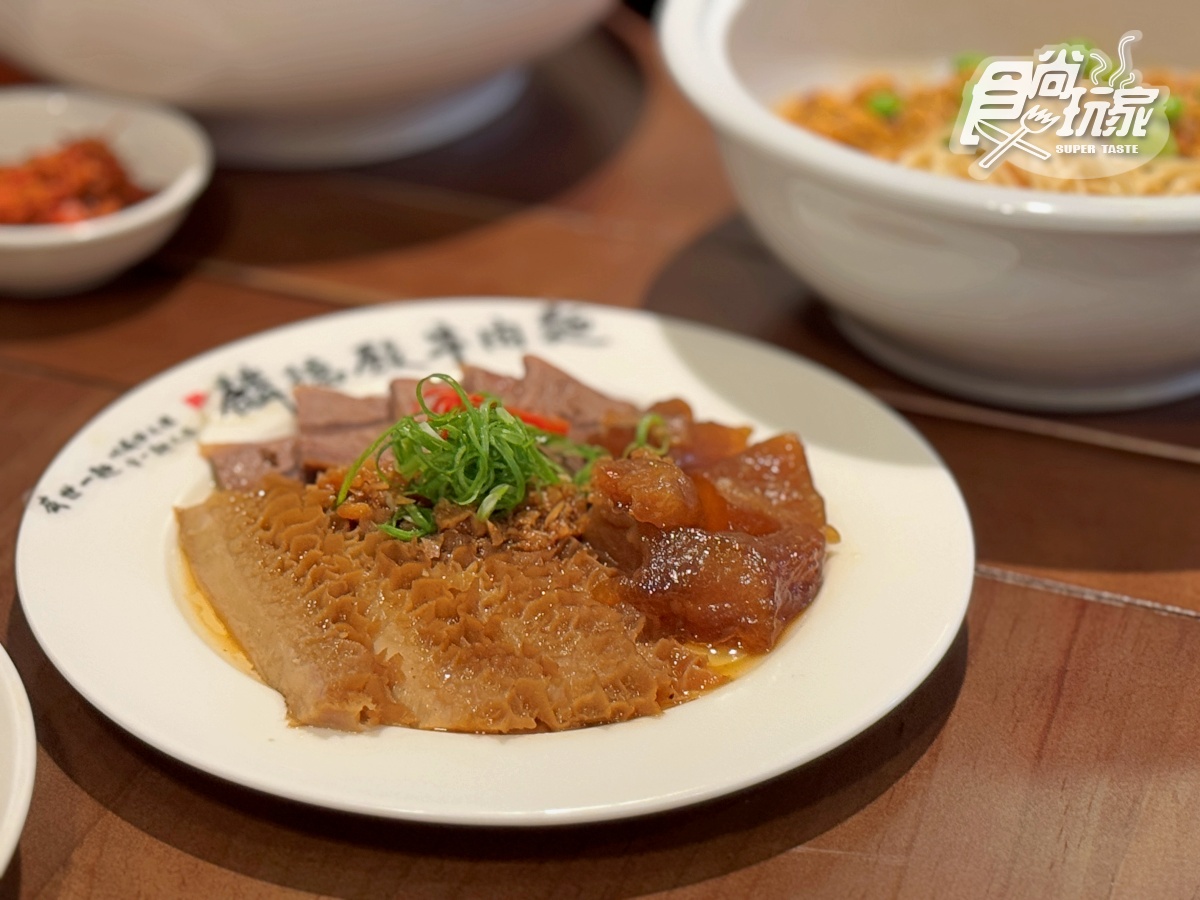 築間第1家「牛肉麵」登場!開幕時間、地點曝,必嗑「滿漢五福牛肉麵」 築間第1家「牛肉麵」登場!開幕時間、地點曝,必嗑「滿漢五福牛肉麵」