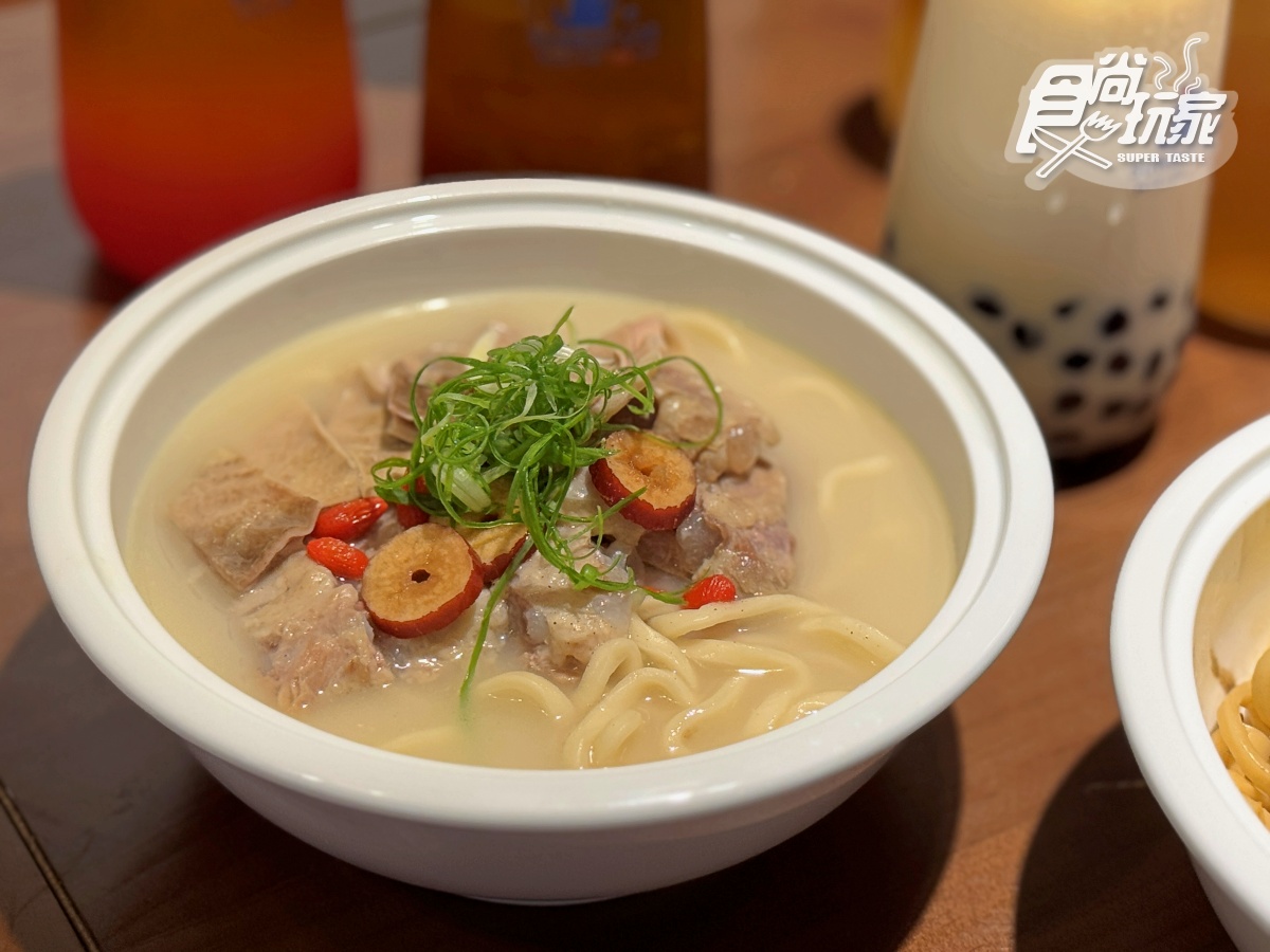 築間第1家「牛肉麵」登場!開幕時間、地點曝,必嗑「滿漢五福牛肉麵」 築間第1家「牛肉麵」登場!開幕時間、地點曝,必嗑「滿漢五福牛肉麵」