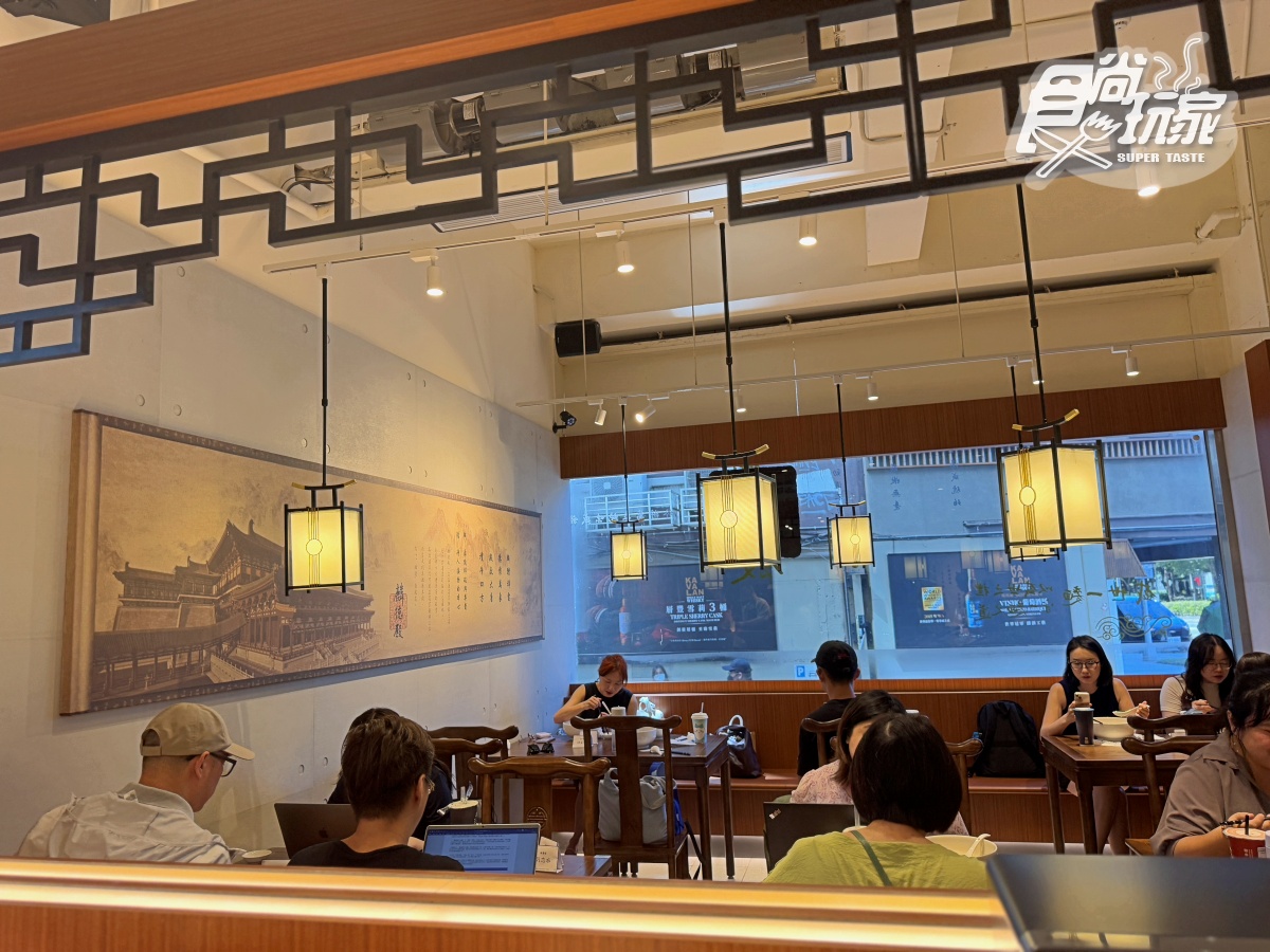 築間第1家「牛肉麵」登場!開幕時間、地點曝,必嗑「滿漢五福牛肉麵」 築間第1家「牛肉麵」登場!開幕時間、地點曝,必嗑「滿漢五福牛肉麵」