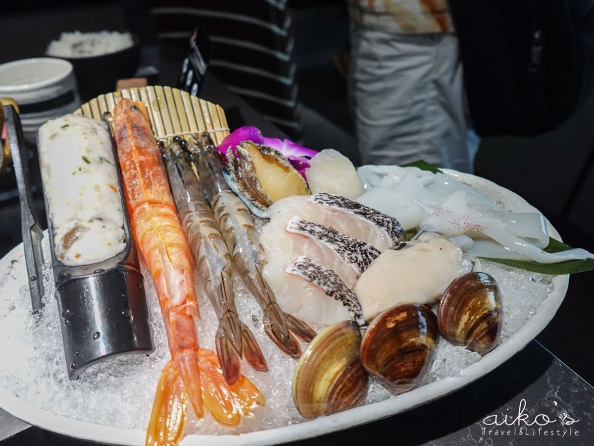 爽嗑高CP值牛小排!超美「日式火鍋」是這家,超澎派海鮮拼盤也要吃 爽嗑高CP值牛小排!超美「日式火鍋」是這家,超澎派海鮮拼盤也要吃