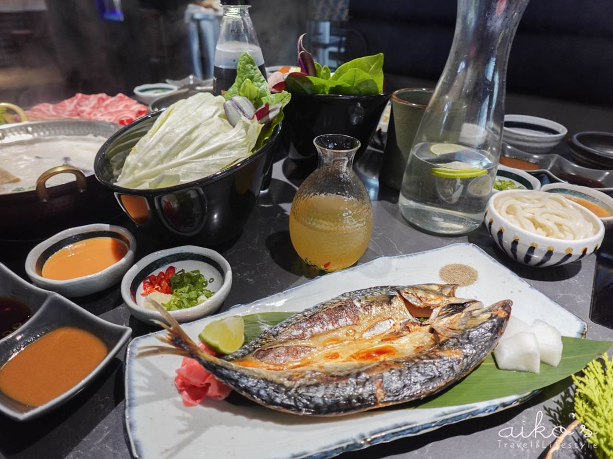 爽嗑高CP值牛小排!超美「日式火鍋」是這家,超澎派海鮮拼盤也要吃 爽嗑高CP值牛小排!超美「日式火鍋」是這家,超澎派海鮮拼盤也要吃