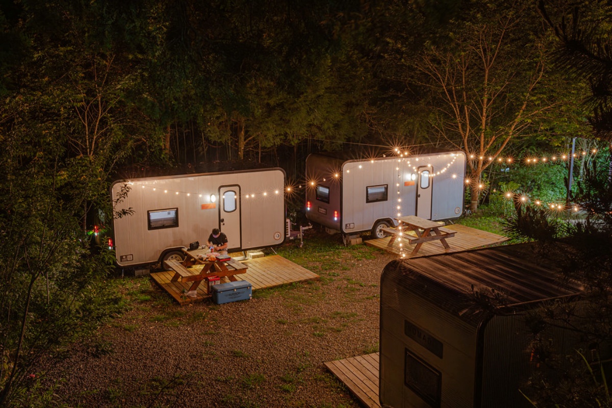 蟬說：霧語除了豪華帳蓬，也可以選擇入住露營車。