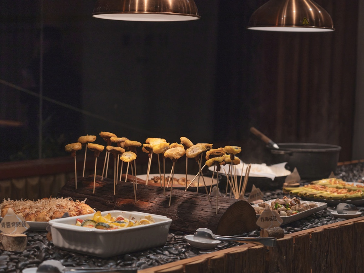 「蟬說：霧繞」的晚餐融入當地食材及烹飪手法，選擇多樣又美味。