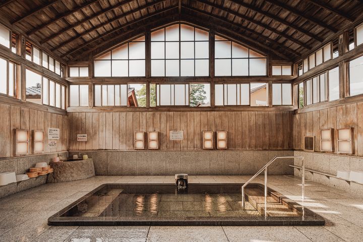 台灣虎航直飛福島秋冬這樣玩！鐵道迷搶拍只見線、泡百年古湯，鬼滅迷必訪景點