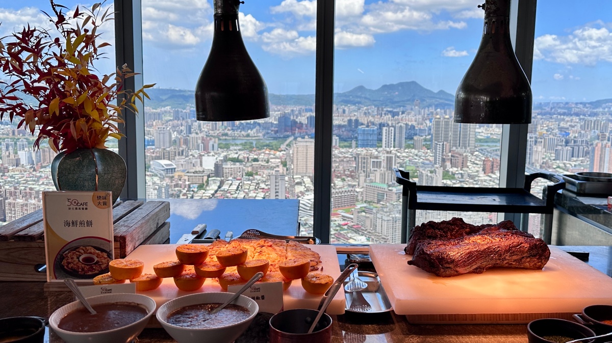 壽星6折吃到飽!「新北最高景觀Buffet」推全新菜色,鮮蚵、部隊鍋無限嗑 壽星6折吃到飽!「新北最高景觀Buffet」推全新菜色,鮮蚵、部隊鍋無限嗑