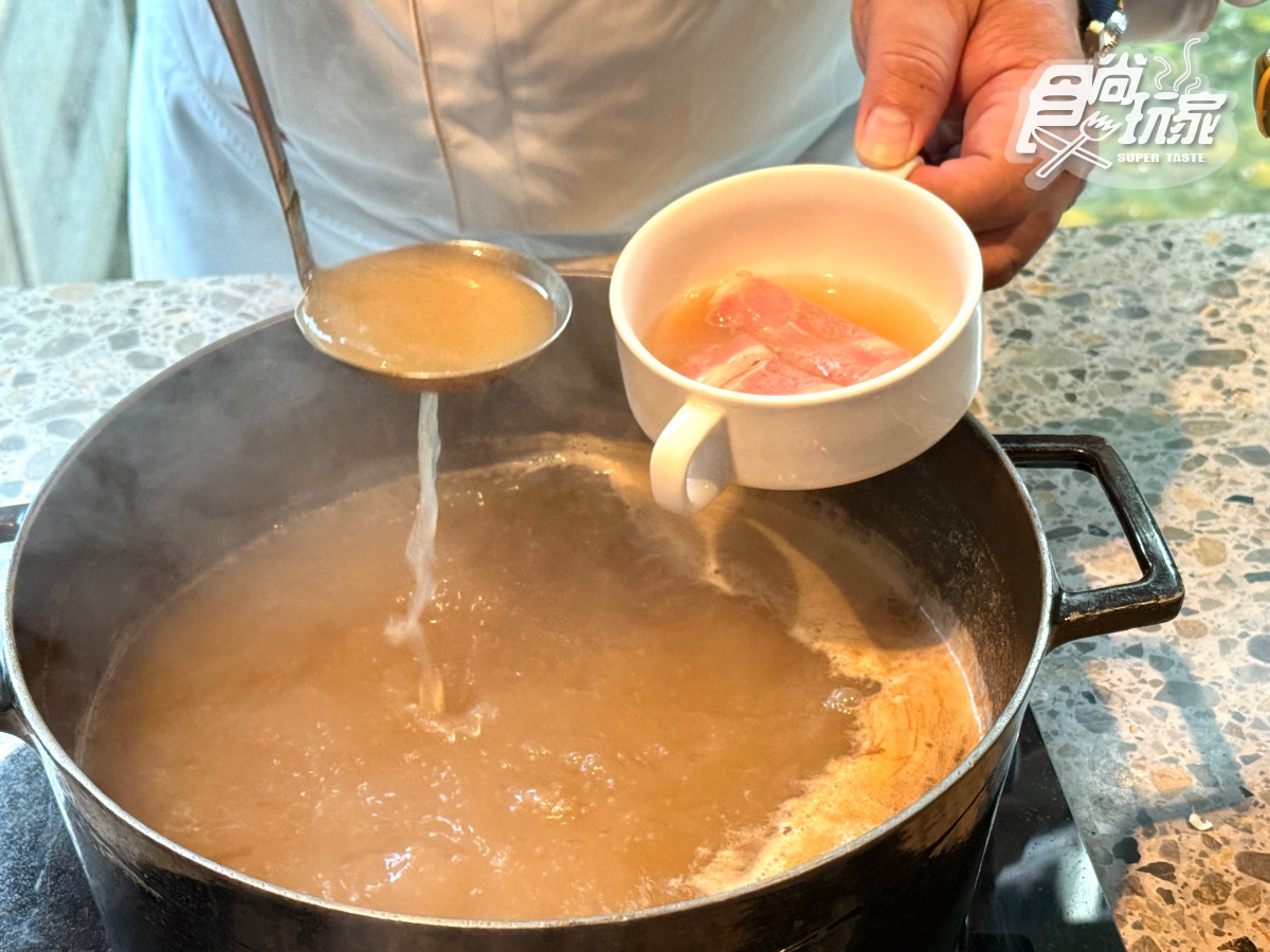 免費吃龍蝦料理!798元爽嗑大分量牛排+自助吧,海鮮、熱食百道無限夾 免費吃龍蝦料理!798元爽嗑大分量牛排+自助吧,海鮮、熱食百道無限夾