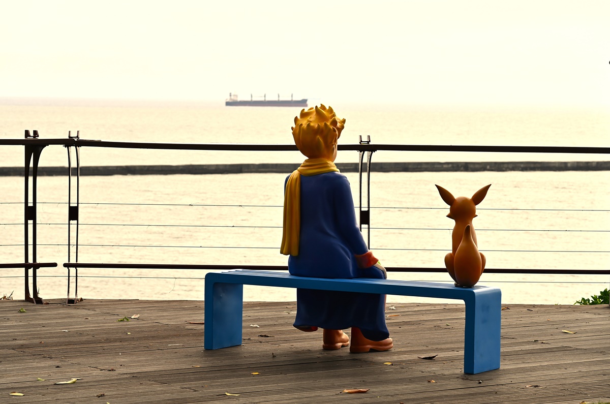 衝高雄找小王子了!「小王子125周年特展」3大雕像、下午茶美翻,打卡送扇子 衝高雄找小王子了!「小王子125周年特展」3大雕像、下午茶美翻,打卡送扇子