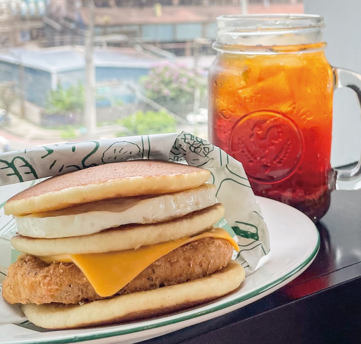 麥味登買一送一限量搶!全新「椒麻雞鬆餅堡」香麻唰嘴,加碼免費送椒麻雞塊 麥味登買一送一限量搶!全新「椒麻雞鬆餅堡」香麻唰嘴,加碼免費送椒麻雞塊