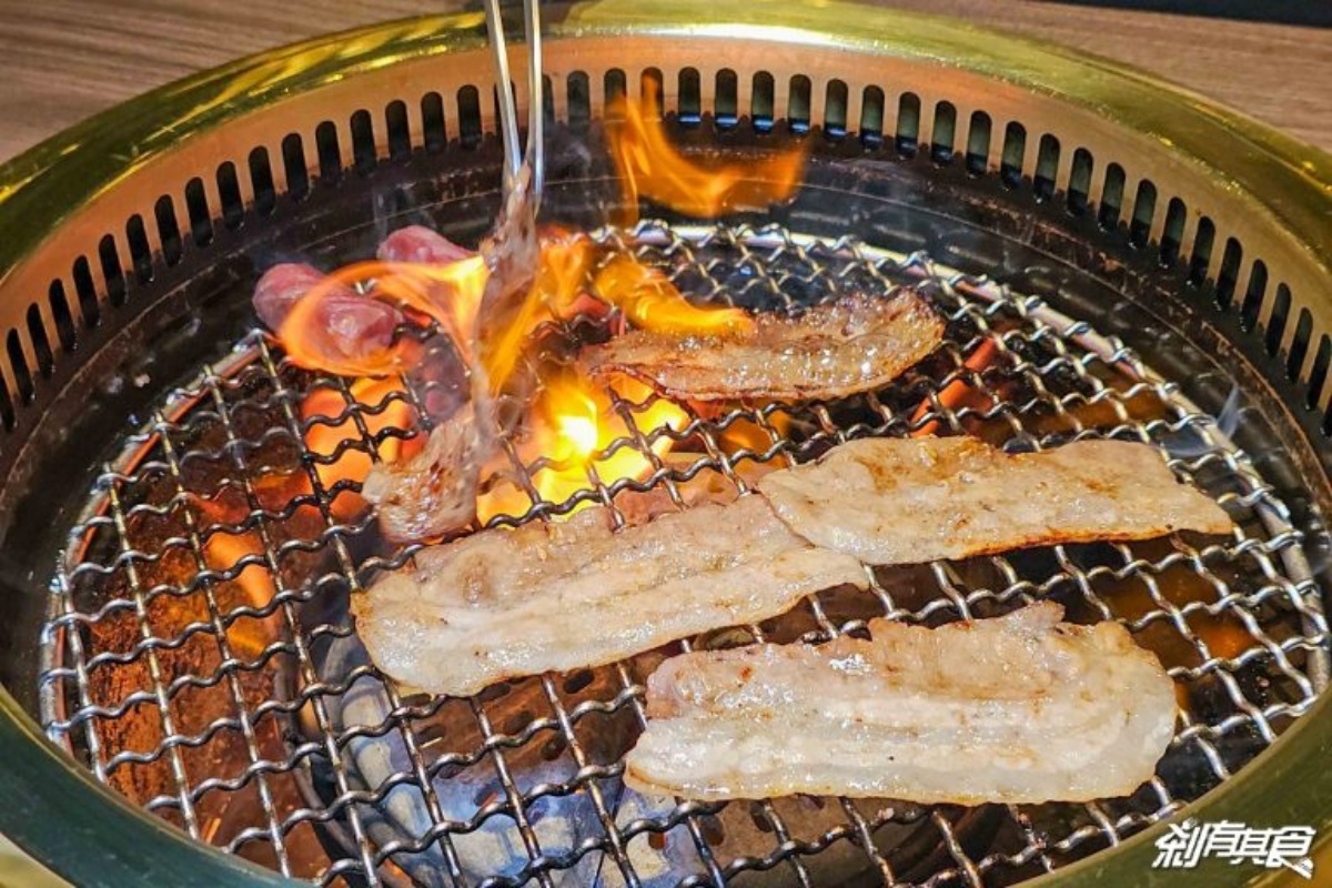 「茶六燒肉套餐」544元開吃!爽嗑6種肉品+海鮮,再附主食、甜點、飲料 「茶六燒肉套餐」544元開吃!爽嗑6種肉品+海鮮,再附主食、甜點、飲料