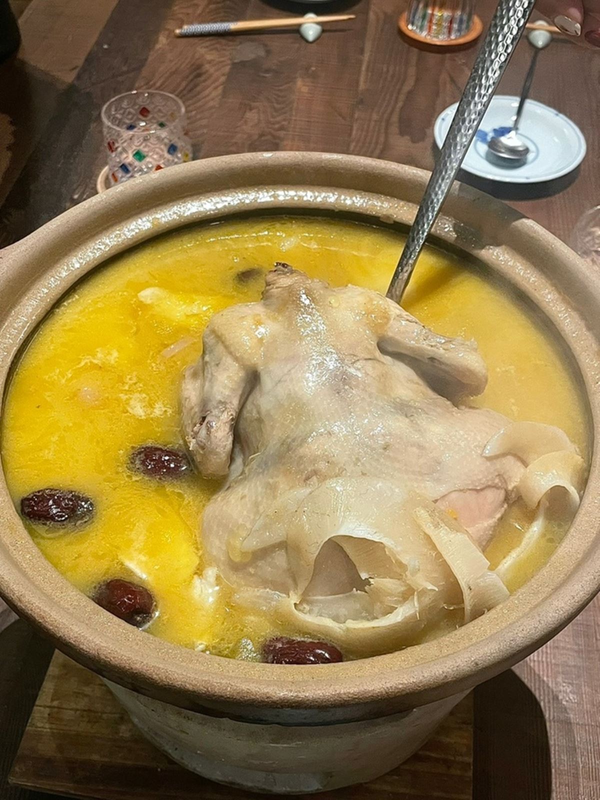 AI教父黃仁勳也愛!真材實料「黃金雞湯」爽嗑整隻雞,豐富台菜想吃先預訂 AI教父黃仁勳也愛!真材實料「黃金雞湯」爽嗑整隻雞,豐富台菜想吃先預訂