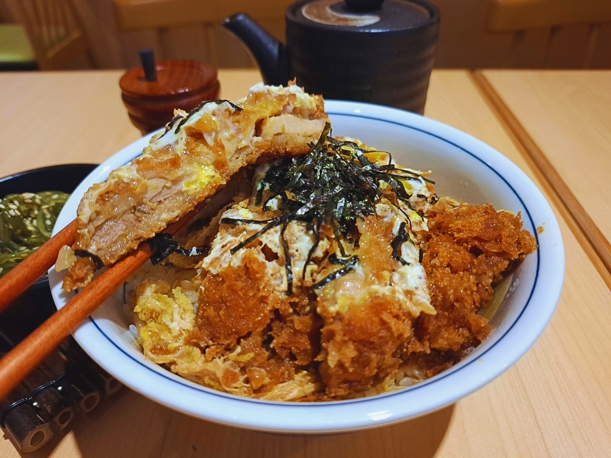 吉豚屋「丼飯買一送一」手刀搶!麻婆豬排、雞排丼吃爆,加碼免費送海老炸蝦 吉豚屋「丼飯買一送一」手刀搶!麻婆豬排、雞排丼吃爆,加碼免費送海老炸蝦