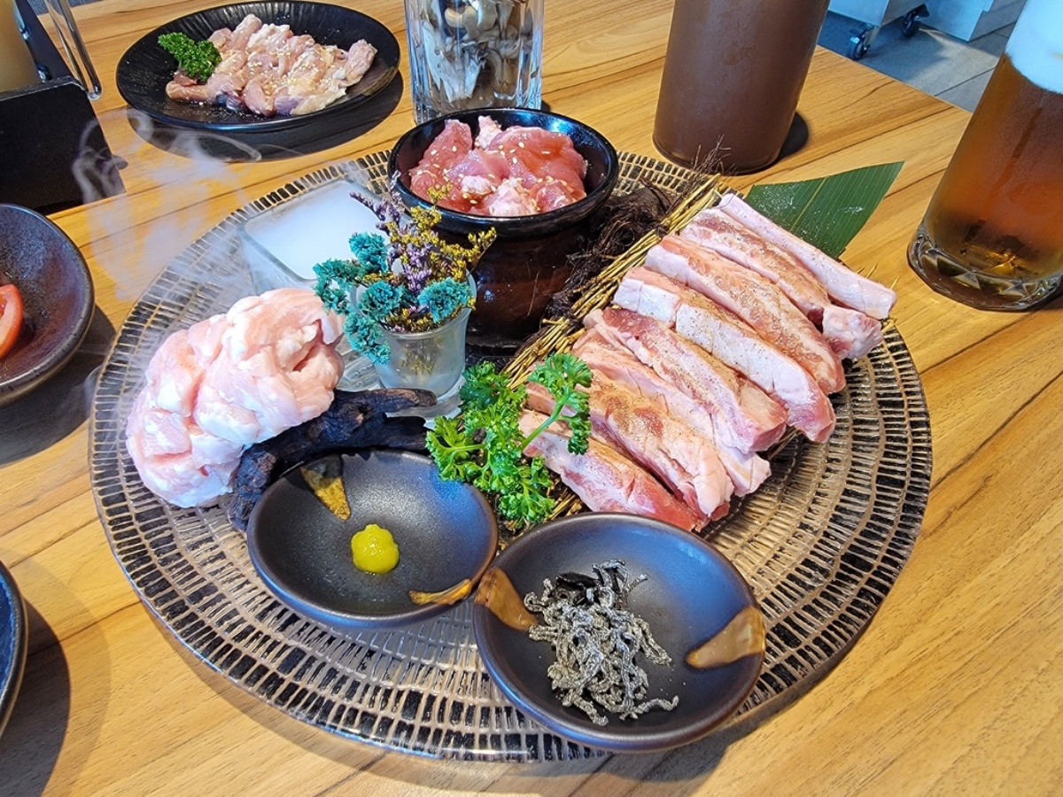 2025高雄燒肉推薦!15間燒肉吃到飽、平價單人燒肉、頂級燒肉統整 高雄燒肉推薦:燒肉無双