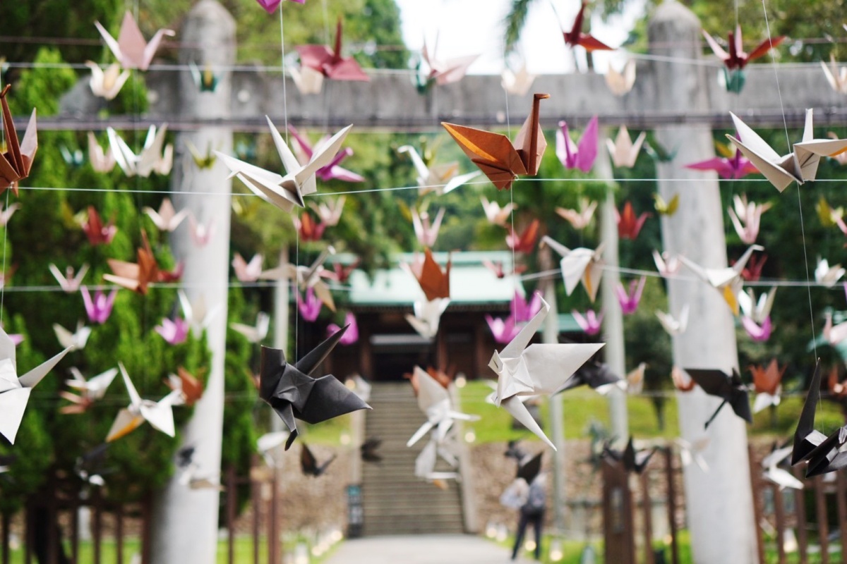千隻夢幻紙鶴免費拍!全台最美「桃園神社」秋日祭,中秋、雙十連假逛市集 千隻夢幻紙鶴免費拍!全台最美「桃園神社」秋日祭,中秋、雙十連假逛市集