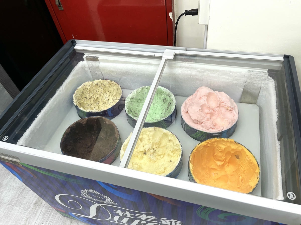 高雄也有羊肉爐吃到飽!爽嗑羊大骨、羊肉無限夾,還有熟食、飲料甜點自助吧 高雄也有羊肉爐吃到飽!爽嗑羊大骨、羊肉無限夾,還有熟食、飲料甜點自助吧