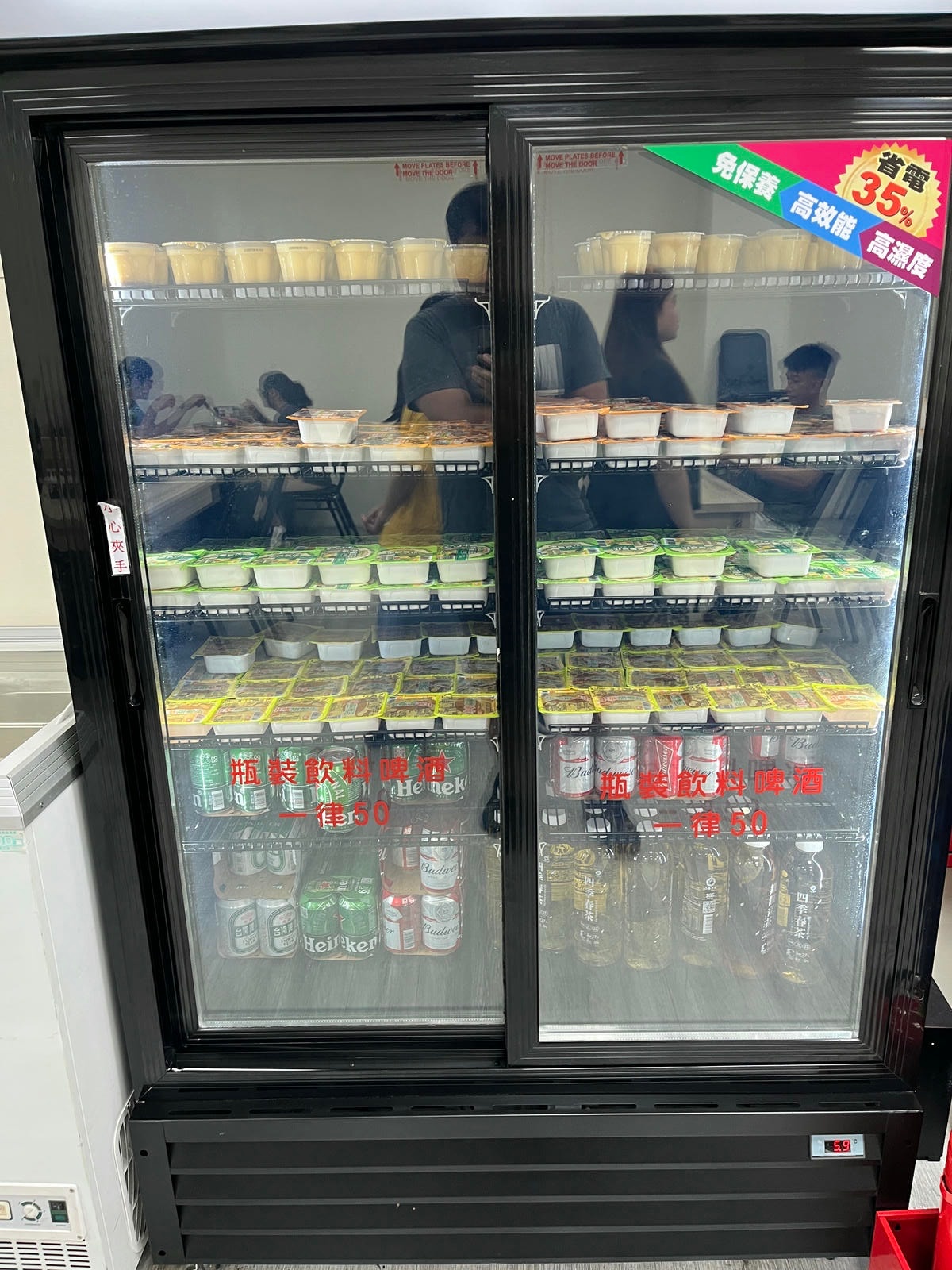 高雄也有羊肉爐吃到飽!爽嗑羊大骨、羊肉無限夾,還有熟食、飲料甜點自助吧 高雄也有羊肉爐吃到飽!爽嗑羊大骨、羊肉無限夾,還有熟食、飲料甜點自助吧