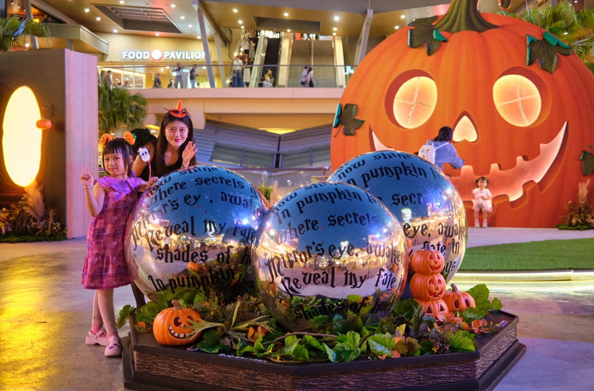 免出國衝「南瓜谷魔法村」!打卡4公尺南瓜燈塔、咒語書,再領限量魔法小車 免出國衝「南瓜谷魔法村」!打卡4公尺南瓜燈塔、咒語書,再領限量魔法小車