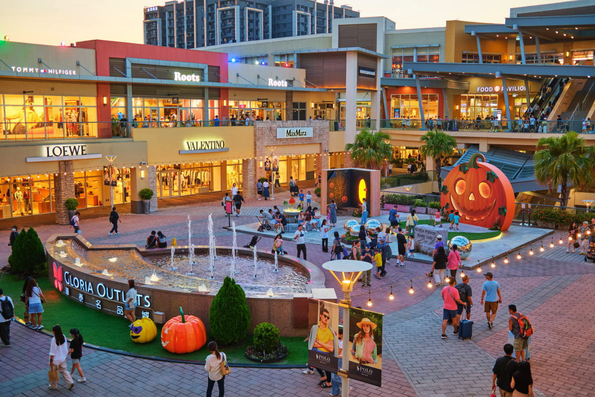 免出國衝「南瓜谷魔法村」!打卡4公尺南瓜燈塔、咒語書,再領限量魔法小車 免出國衝「南瓜谷魔法村」!打卡4公尺南瓜燈塔、咒語書,再領限量魔法小車