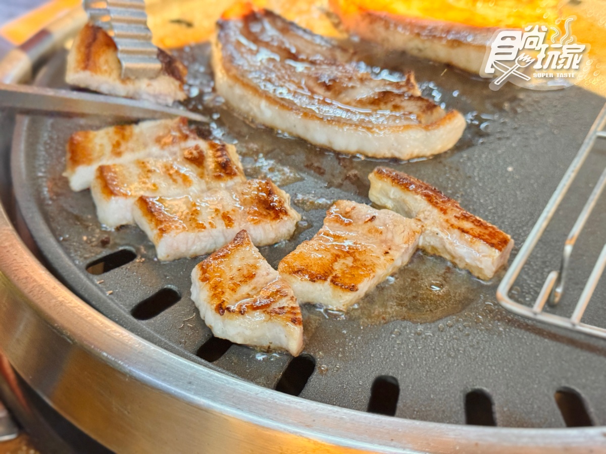 正宗韓式烤肉88折!新菜單爽嗑和牛漢堡排、厚切豬,6款韓式小菜+飲品無限續 正宗韓式烤肉88折!新菜單爽嗑和牛漢堡排、厚切豬,6款韓式小菜+飲品無限續