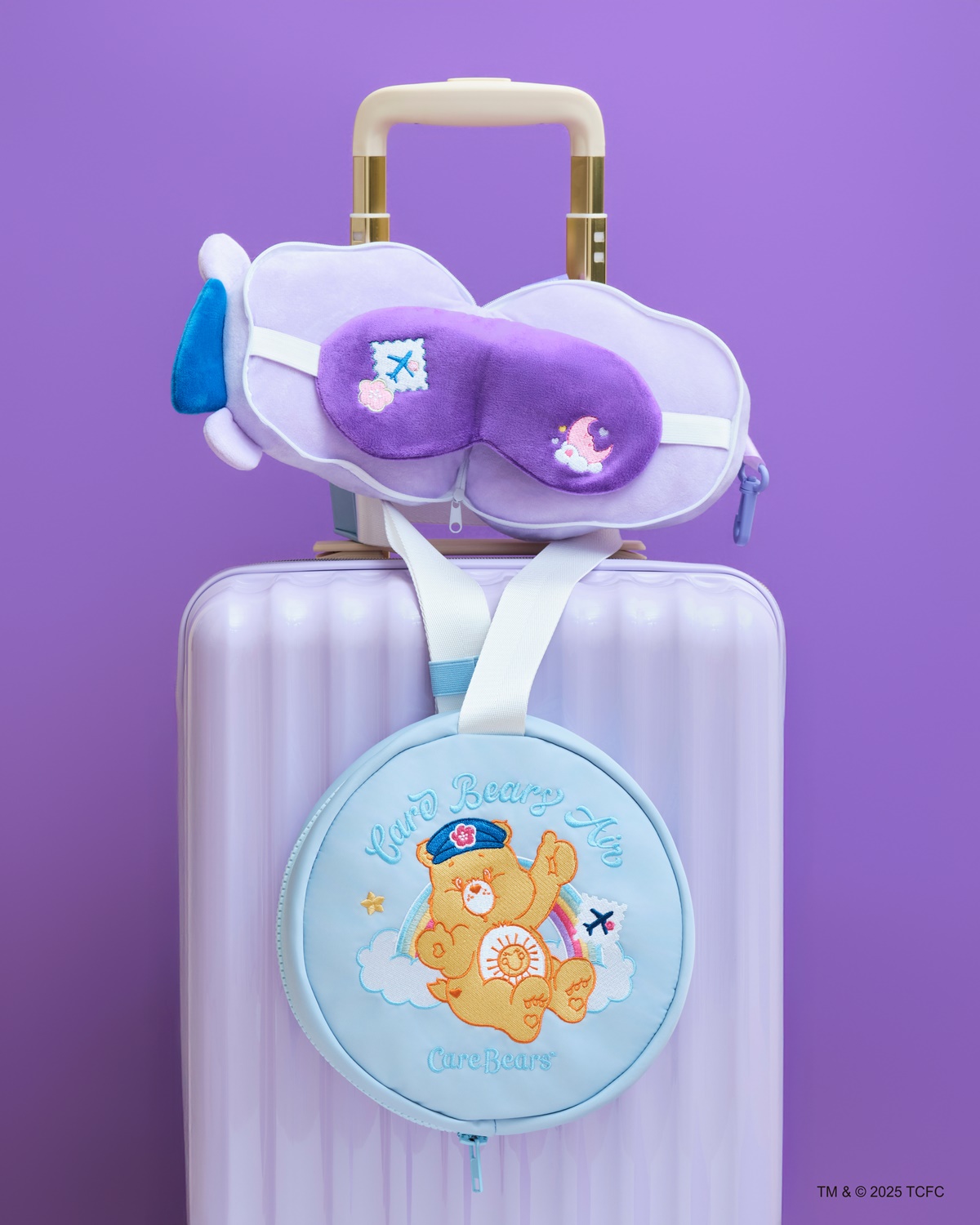 彩虹熊變身空服員！「華航ｘ五桐號ｘCare Bears」最萌聯名13款餐點、周邊