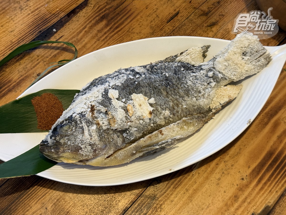 真正的「部落流水席」在這!IG超夯「河上餐桌」開箱:浮誇菜色、DIY體驗 真正的「部落流水席」在這!IG超夯「河上餐桌」開箱:浮誇菜色、DIY體驗