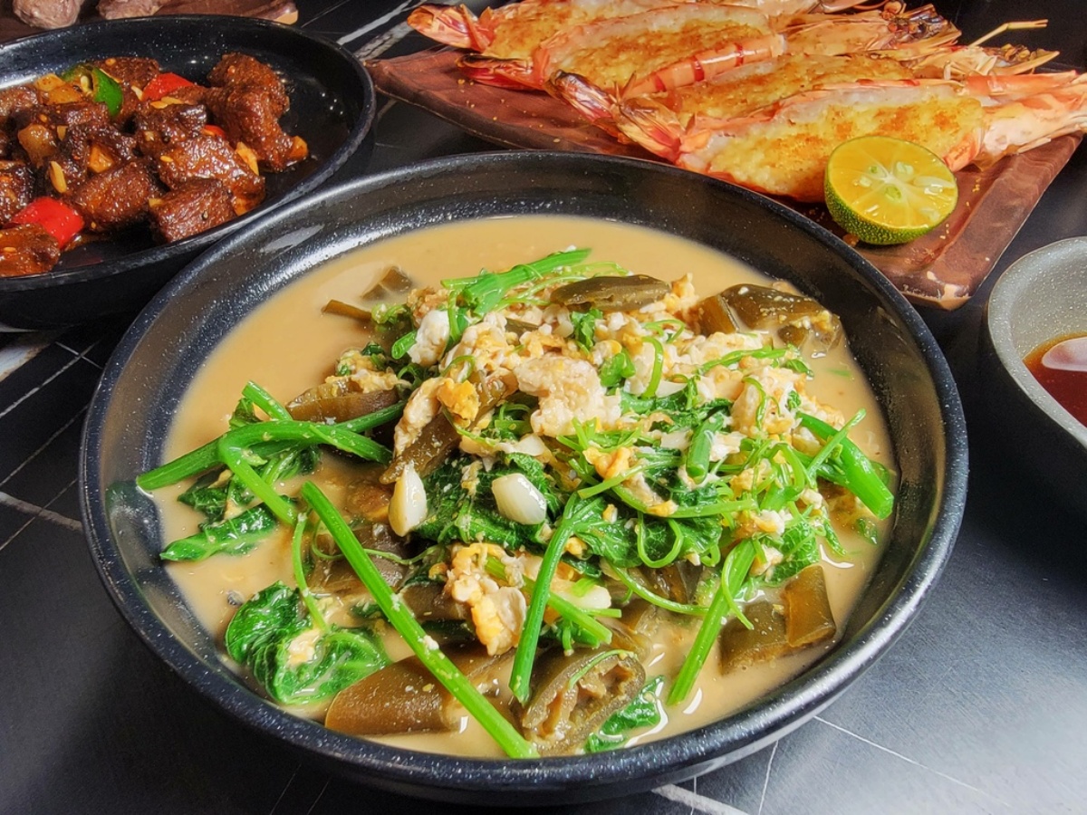 40道串燒、熱炒吃到飽！「高CP值日料」699元起開吃，還有包廂能唱KTV