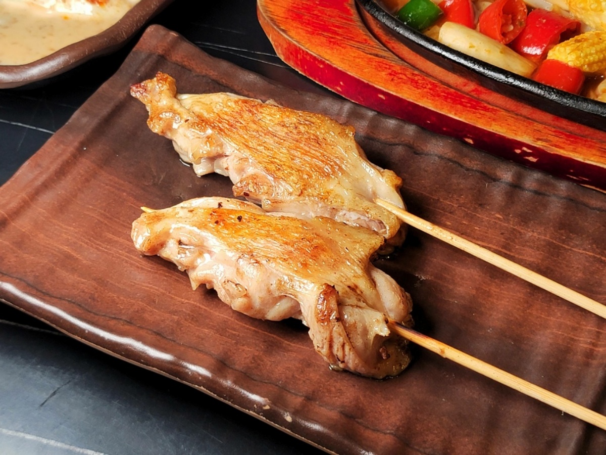 40道串燒、熱炒吃到飽！「高CP值日料」699元起開吃，還有包廂能唱KTV